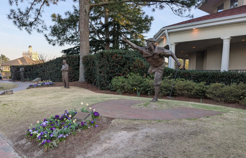 The iconic statues behind the 18th green at Pinehurst the statues behind the 18th green at pinehurst